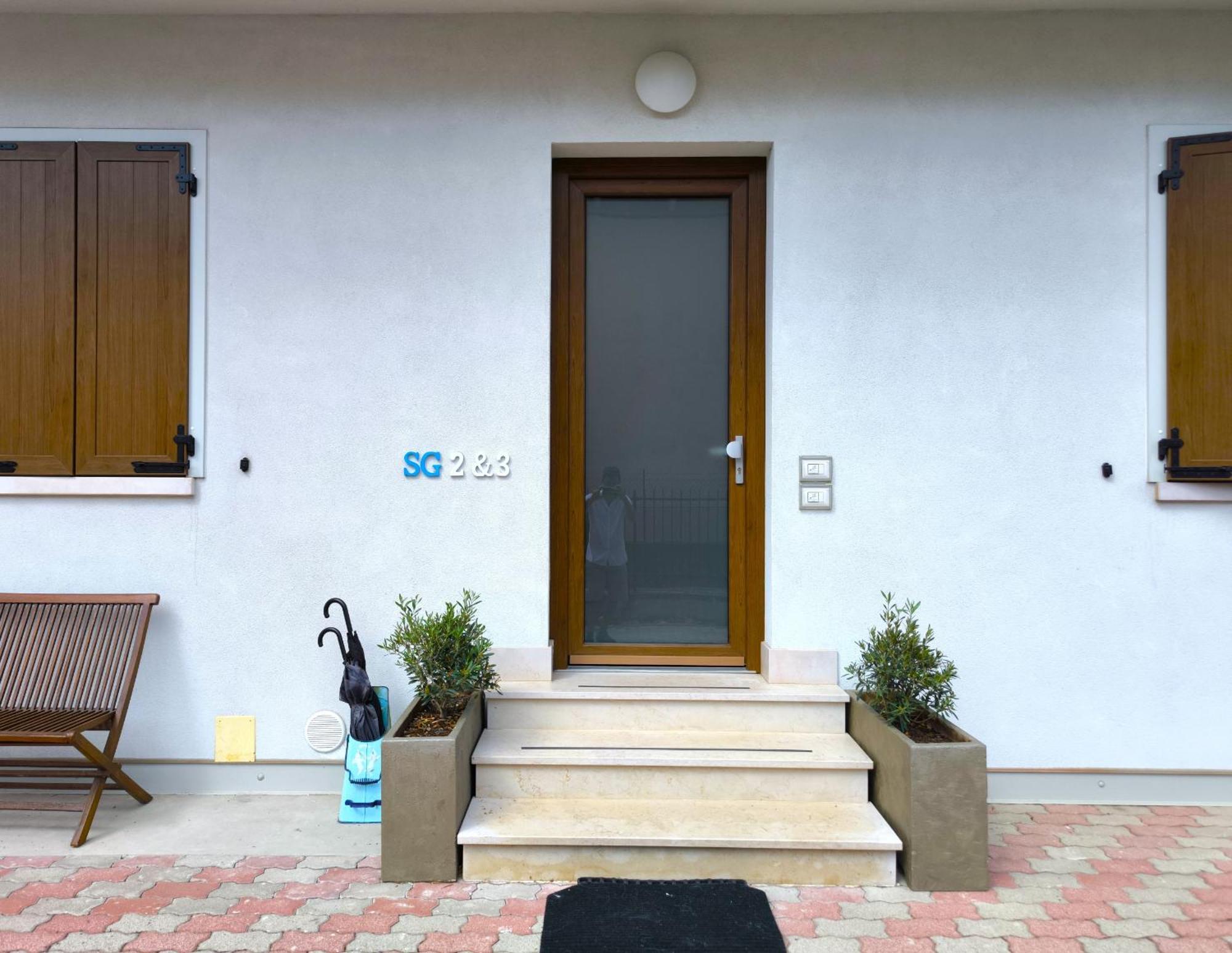 Sg Rooms - Casa Laura 佩斯基耶拉德加达 外观 照片